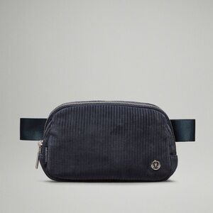 NWT Lululemon Everywhere Belt Bag